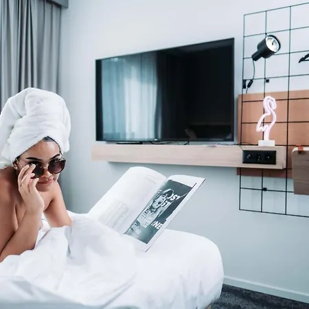 Moxy Hotel 3*