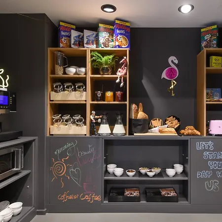 Moxy Hotel 3*