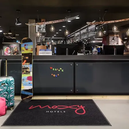 Moxy Hotel 3*
