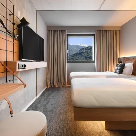 Hotel Moxy 3*
