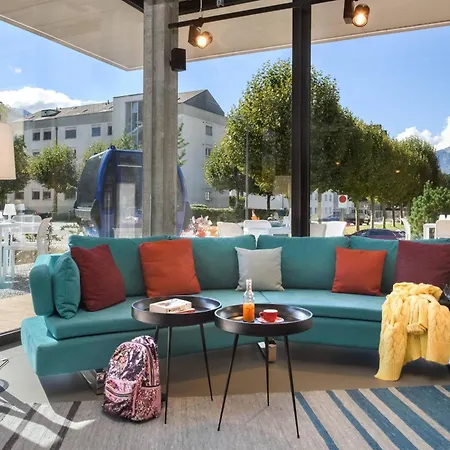 Hotel Moxy 3*