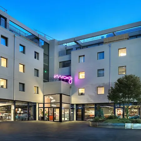 Moxy Hotel Sion