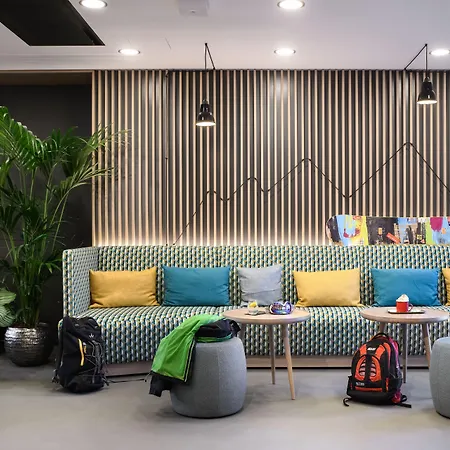 Moxy Hotel 3*