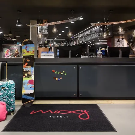 Ξενοδοχείο Moxy 3*