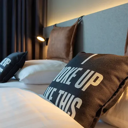 Moxy Hotel Sion
