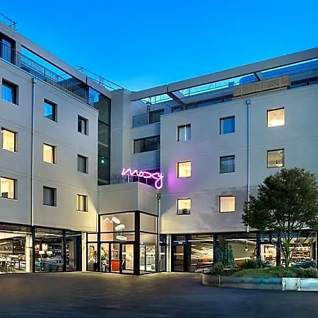 Moxy Hotel Sion