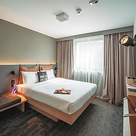 Hotel Moxy Sion