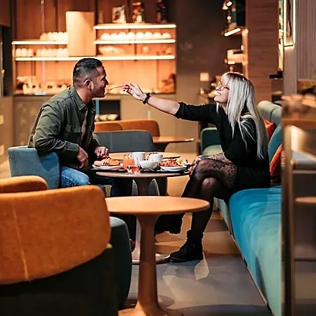 Hotel Moxy 3*