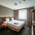 Moxy Hotel 3*
