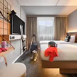 Moxy Hotel