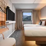Hotel Moxy 3*